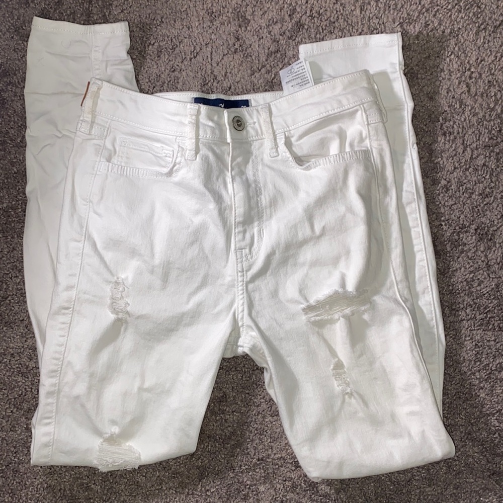 White ripped Hollister skinny jeans